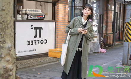 风衣染了墨汁能洗掉吗(墨汁染到衣服上怎么样才能洗得掉) 风衣染了墨汁能洗掉吗(墨汁染到衣服上怎么样才能洗得掉)