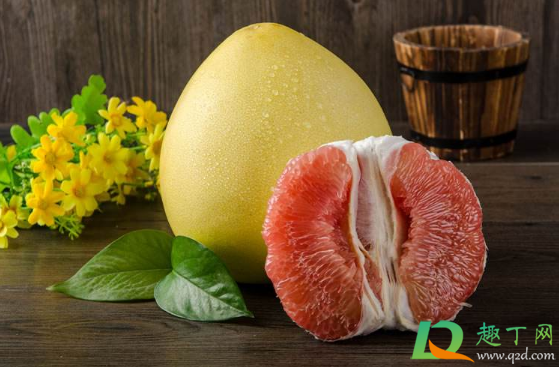 柚子海绵层是红色的能吃吗(柚子皮的海绵层能吃吗)