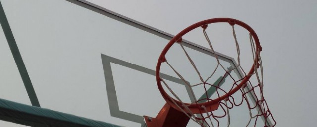 在篮球什么叫打板(篮球中打板球是什么意思)