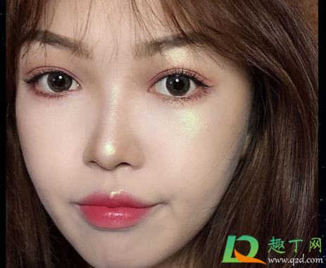 日常妆有必要打高光吗(高光适合日常化妆使用吗)