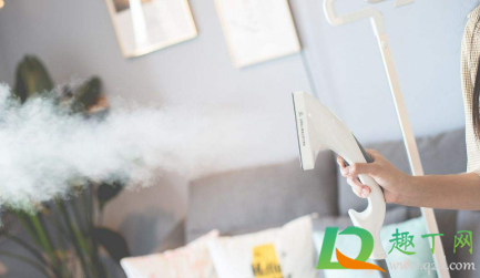 烫衣服烫出来的白光怎么办(衣服烫出了光怎么处理)