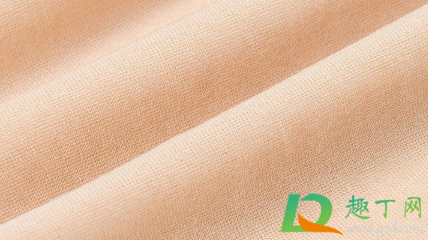 买丝袜应该买什么颜色的(袜子买什么颜色)