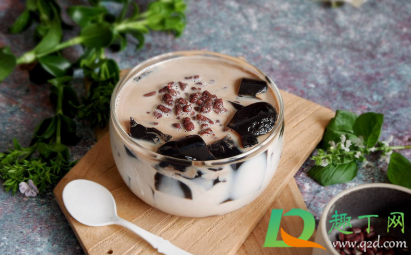 龟苓膏是龟壳做的吗(龟苓膏龟壳做的?)