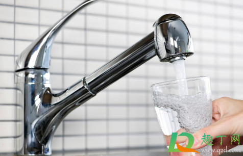 公务员向单位饮用水投毒真的假的(公务员向饮用水投毒 局长现症状) 公务员向单位饮用水投毒真的假的(公务员向饮用水投毒 局长现症状)