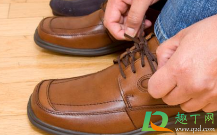 皮鞋进水湿透了怎么办(皮鞋被雨水湿透了怎么办) 皮鞋进水湿透了怎么办(皮鞋被雨水湿透了怎么办)