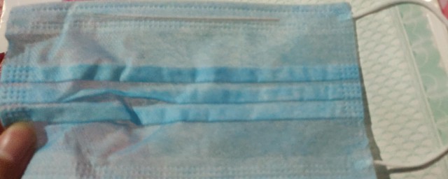 卫生护垫不透气(垫卫生巾不舒服不透气)