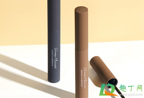 棕色睫毛膏好看还是黑色(睫毛膏是棕色的好看还是黑色的好看)