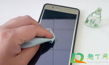 怎么擦手机屏幕干净又滑(手机屏幕擦干净后很不顺滑) 怎么擦手机屏幕干净又滑(手机屏幕擦干净后很不顺滑)