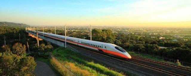 铁路官网上面买票可以选择上下铺吗(火车购票可以选上下铺)