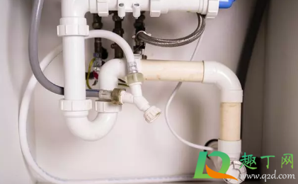 厨房下水道难闻的气味怎么除(厨房下水道有味怎么处理)