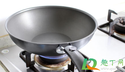 不粘锅炒菜不放油会粘锅么(不粘锅不放油会粘锅吗)