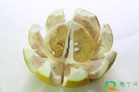 柚子皮泡茶能去口臭吗(柚子是不是可以去口臭)