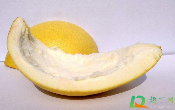 柚子皮泡水是什么肥料(柚子皮做水肥)