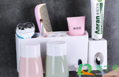 牙刷架怎么固定墙上(能粘贴在墙上的牙刷架)