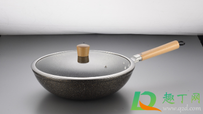 不粘锅炒菜不放油会粘锅么(不粘锅不放油会粘锅吗)