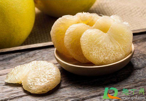 柚子的籽很大正常吗(柚子里面籽大的是什么柚子) 柚子的籽很大正常吗(柚子里面籽大的是什么柚子)