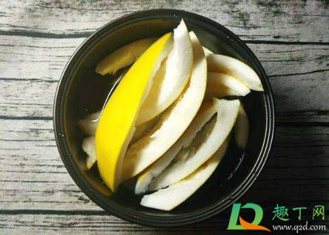 柚子皮泡水是什么肥料(柚子皮做水肥)