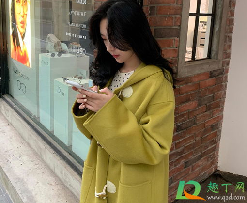 羊绒大衣掉色算假货吗(羊绒大衣黑色掉色是假货吗)