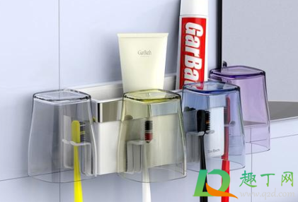 牙刷架怎么固定墙上(能粘贴在墙上的牙刷架)
