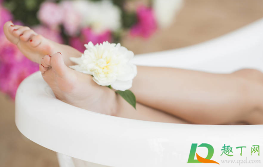 泡澡前吃东西好还是不吃东西好(洗澡后吃东西好不好) 泡澡前吃东西好还是不吃东西好(洗澡后吃东西好不好)