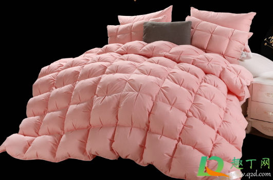 羽绒被大面积发霉发黄是怎么回事(羽绒被发霉是什么样的) 羽绒被大面积发霉发黄是怎么回事(羽绒被发霉是什么样的)