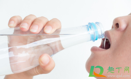 吃完辣多喝水能去体内的火吗(吃完辣多喝水有用吗)