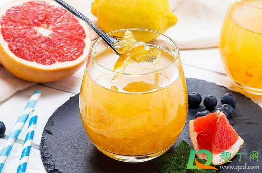 柚子皮泡水喝要晒干吗(晒干的柚子皮是用开水直接泡吗) 柚子皮泡水喝要晒干吗(晒干的柚子皮是用开水直接泡吗)