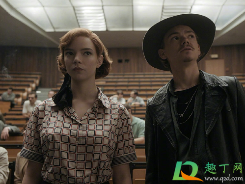 女王的棋局哈蒙和女模特睡没睡啊(女王的棋局哈蒙第一次和谁)