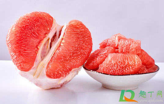 晚上吃柚子是不是睡不着(喝柚子茶晚上睡不着)