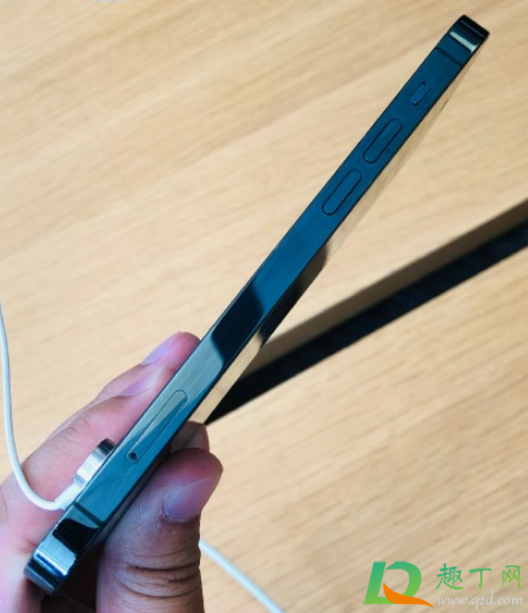 iPhone12掉漆真的假的(苹果12掉漆严重真的吗)