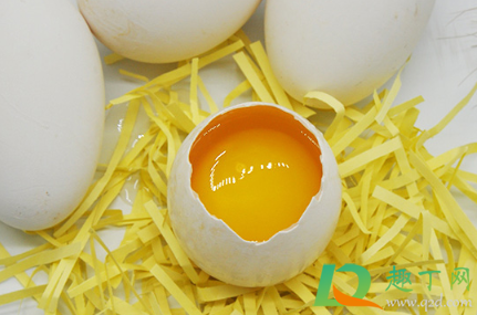 鹅蛋一天吃几个比较好(普通人鹅蛋一天吃几个合适)