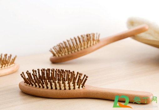 头发少能用气囊梳吗(气囊梳可以梳湿头发吗)
