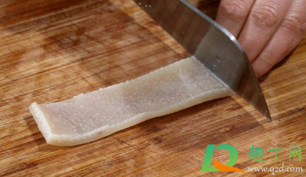 猪皮用什么洗去油(猪皮用什么清洗)