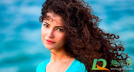 脸上长斑是因为什么原因引起的(熬夜脸上长斑是因为什么原因引起的)