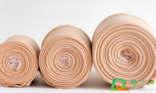 光腿神器连袜好还是踩脚好(光腿袜踩脚的好还是不踩脚的好)