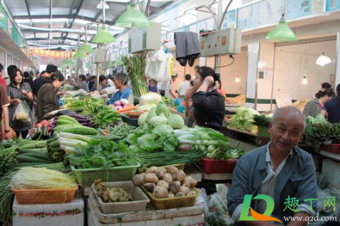 武汉菜场要求女摊贩不超过45岁真的假的(武汉不准45岁卖菜) 武汉菜场要求女摊贩不超过45岁真的假的(武汉不准45岁卖菜)