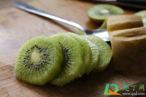 猕猴桃密封熟的快还是打开熟的快(猕猴桃什么样才是熟了)