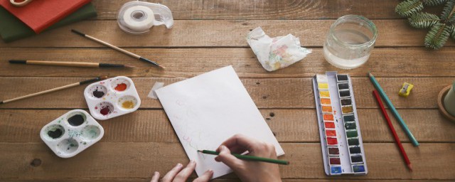 素描纸都是什么样的(素描纸长什么样?)