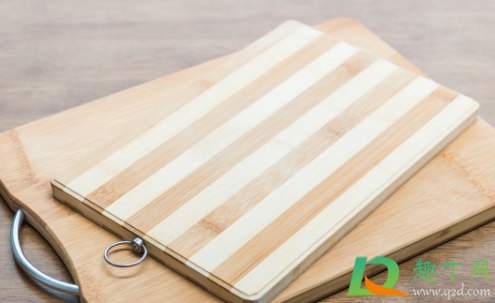 砧板发酸是怎么回事(砧板有酸臭味怎么办)