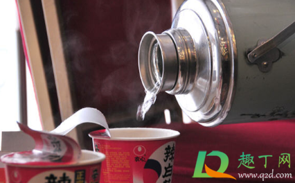 新水瓶第一次用怎么处理(新水瓶使用前怎么处理)