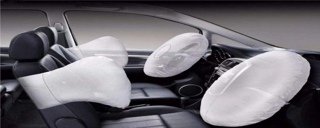 判断汽车安全气囊是否爆过(怎么看车的安全气囊爆过没)