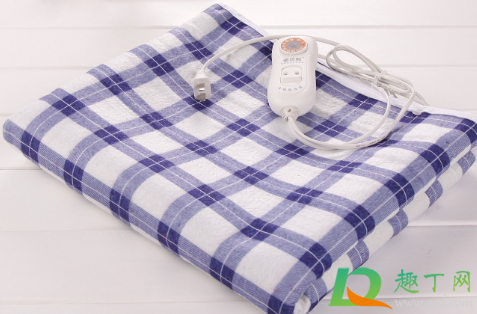 水洒电热毯上面了能用吗(电热毯洒上水怎么处理)