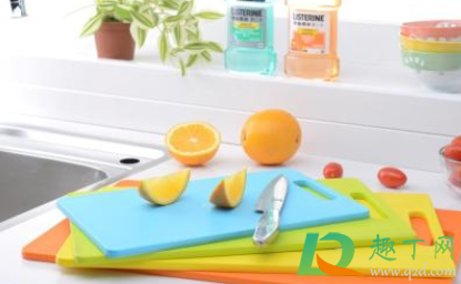 切菜的案板怎么清洗(切肉的案板怎么清洗)