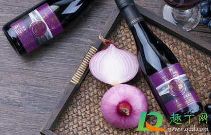 洋葱泡红酒一个月时间能喝吗(洋葱泡酒多久可以喝)