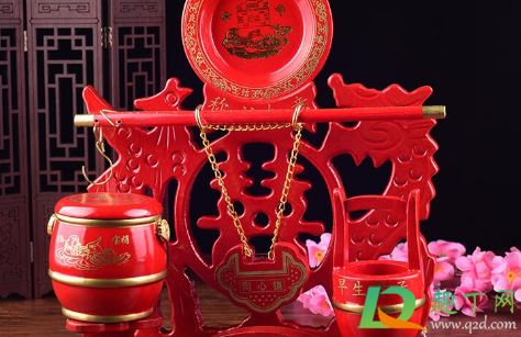 嫁妆钱给多少需要告诉男方吗(嫁妆钱是男方出钱给女方买吗)