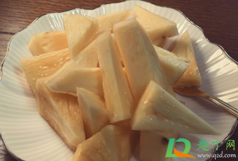 凤梨肉是白色的能吃吗(凤梨肉是白色还是黄色) 凤梨肉是白色的能吃吗(凤梨肉是白色还是黄色)