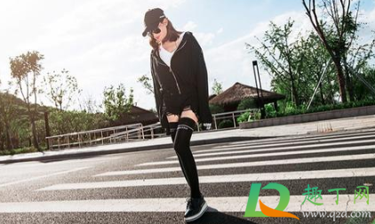 过膝袜子下滑怎么处理(过膝长筒袜下滑怎么办)