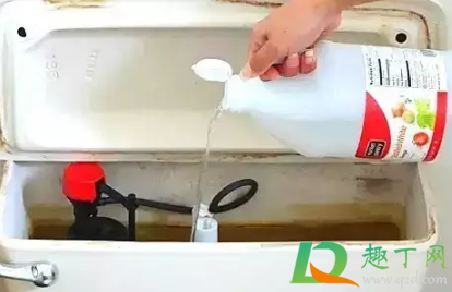 冲厕所的水箱下面漏水怎么办(厕所水箱下面漏水有什么办法可以解决) 冲厕所的水箱下面漏水怎么办(厕所水箱下面漏水有什么办法可以解决)