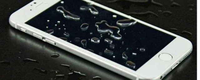 手机进水可以这样处理(手机进水应该如何处理)