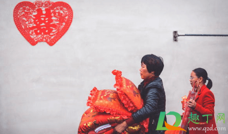 嫁妆钱给多少需要告诉男方吗(嫁妆钱是男方出钱给女方买吗)